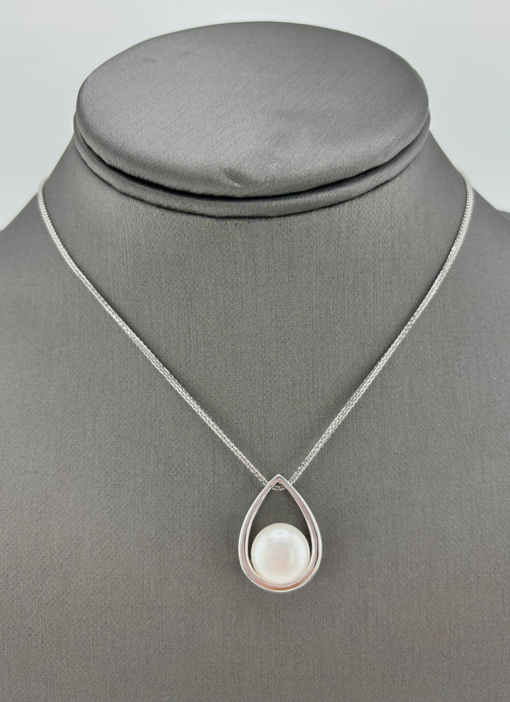 Large Freshwater Pearl in Sterling Silver Pendant