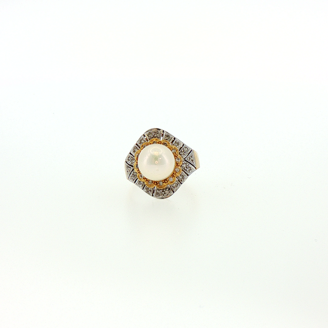 Antique Bi-colored 18k Gold Akoya Pearl Cocktail Ring with Diamonds