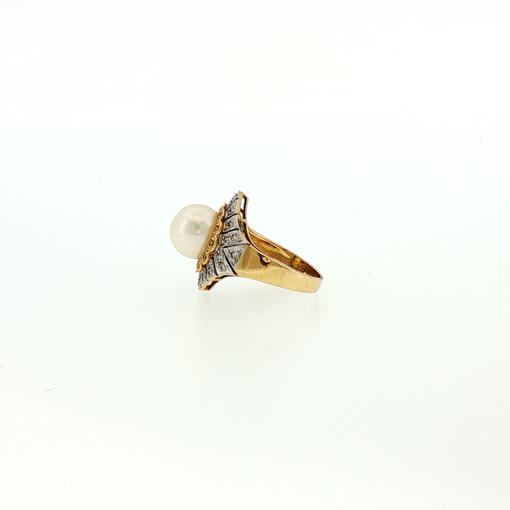 Antique Bi-colored 18k Gold Akoya Pearl Cocktail Ring with Diamonds