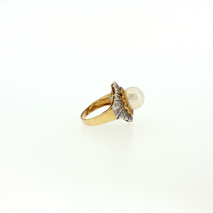 Antique Bi-colored 18k Gold Akoya Pearl Cocktail Ring with Diamonds