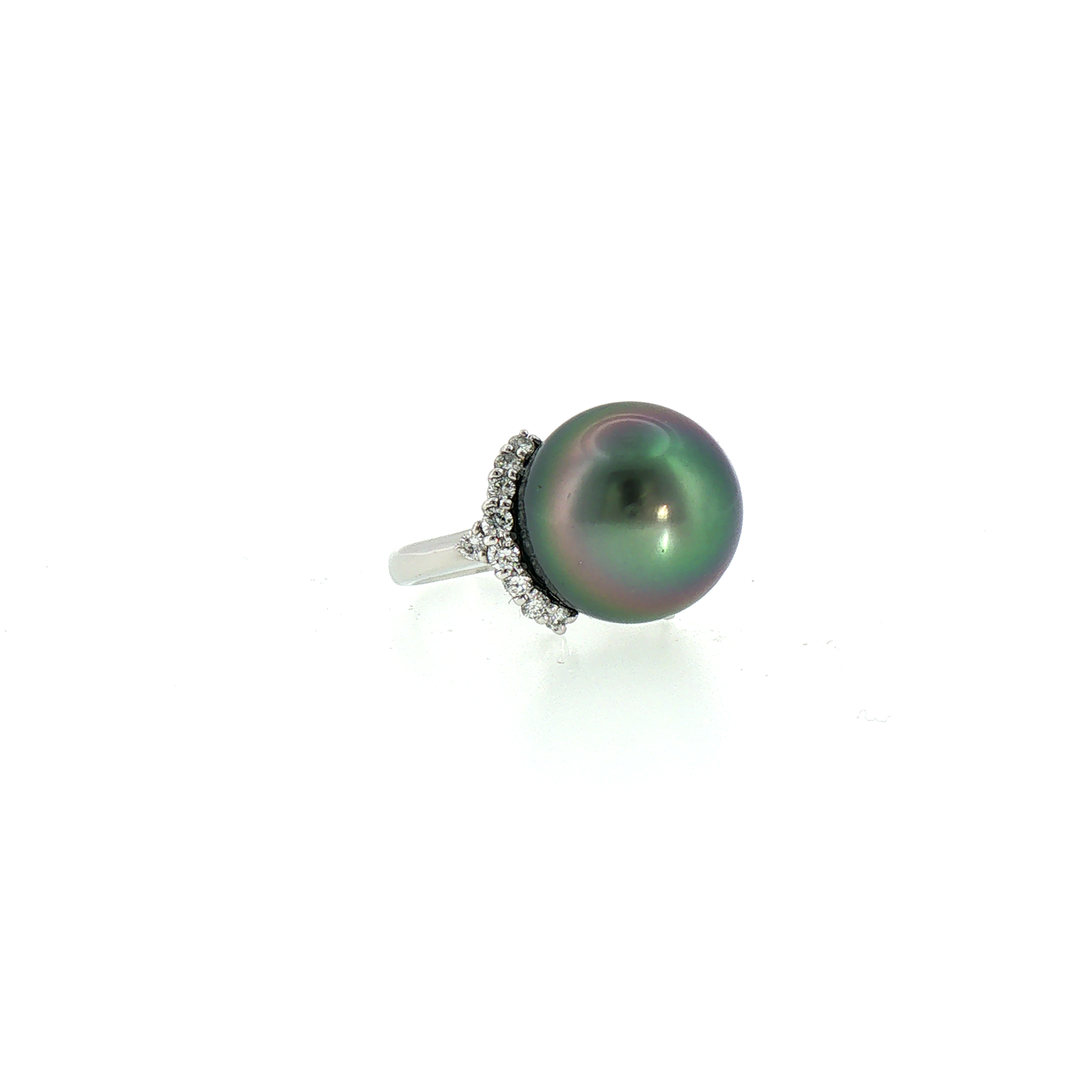 Tahitian Black Pearl Platinum Ring with Diamonds