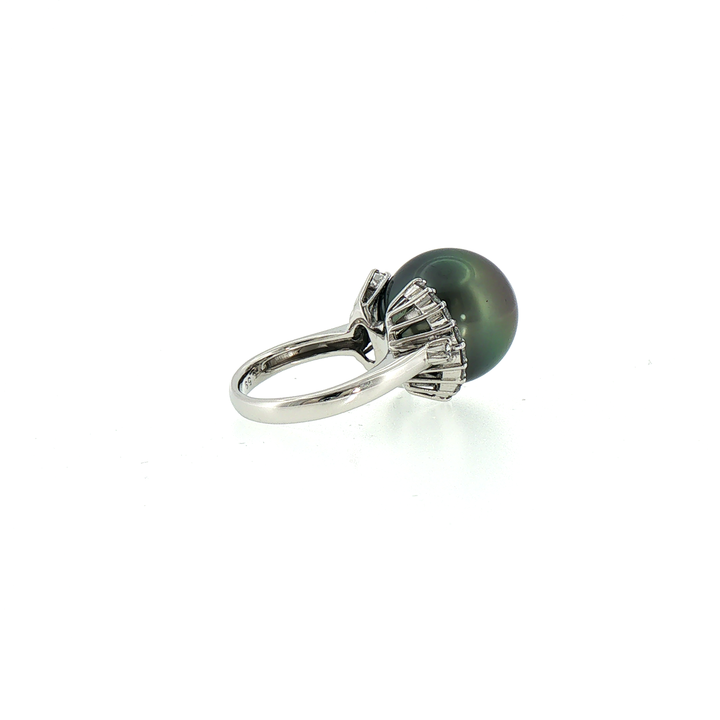 Tahitian Black Pearl Platinum Ring with Diamonds