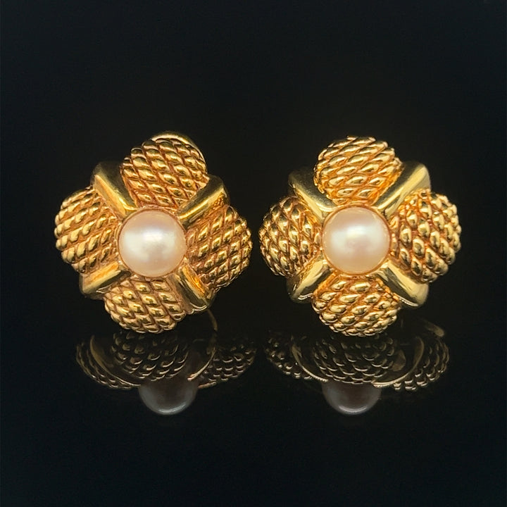 18k Akoya Pearl Earrings