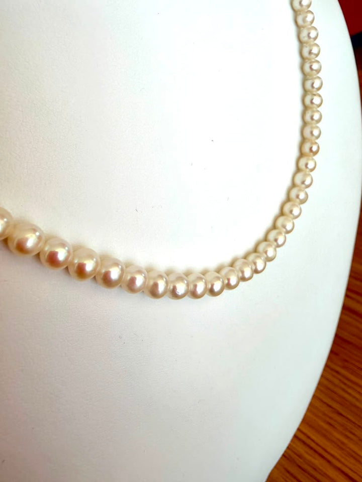 18" Cultured Pearl Necklace with 14k Yellow Gold Clasp