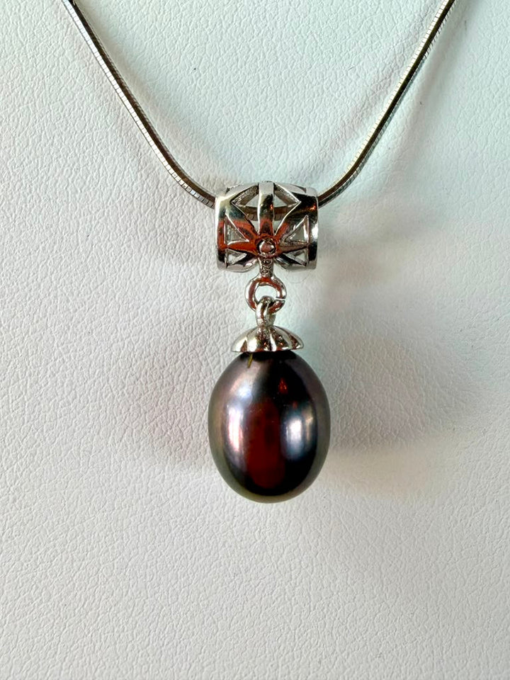 18" Dyed Freshwater Pearl Pendant with Sterling Silver Chain