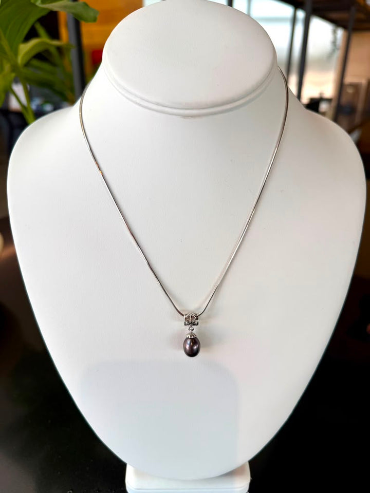 18" Dyed Freshwater Pearl Pendant with Sterling Silver Chain