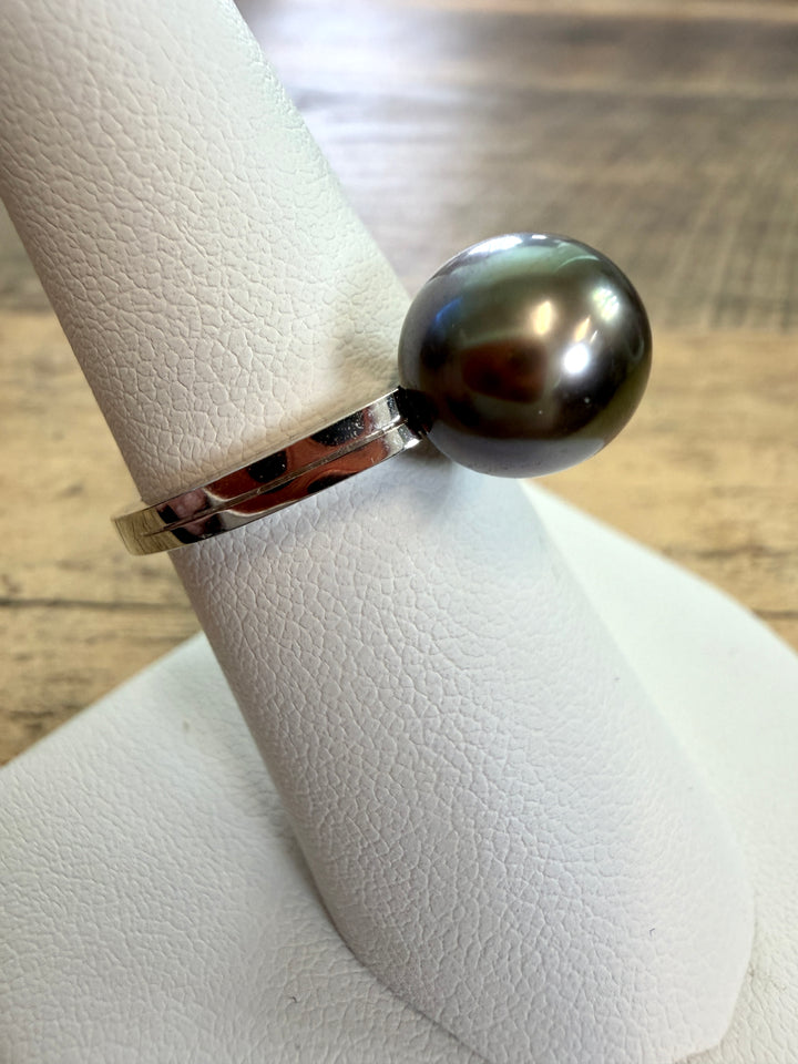 Tahitian Black Pearl Solitaire Ring in 14k White Gold with Diamonds