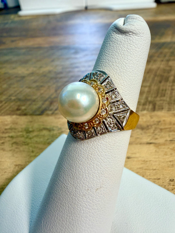 Antique Bi-colored 18k Gold Akoya Pearl Cocktail Ring with Diamonds