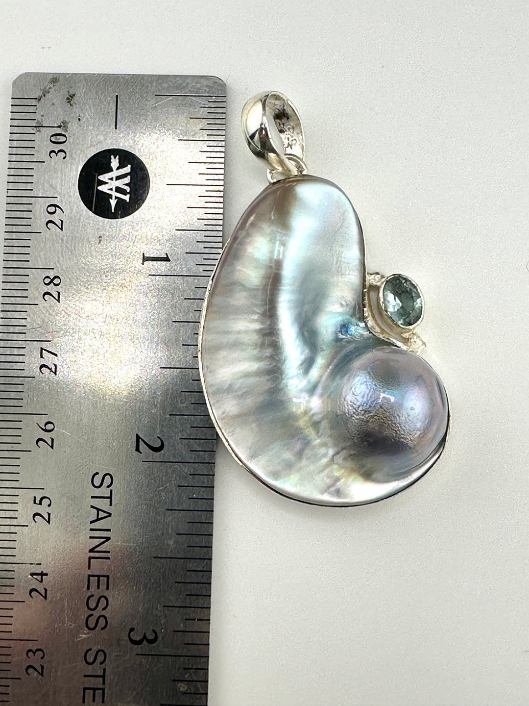 Mabe Pearl Pendant with Aquamarine