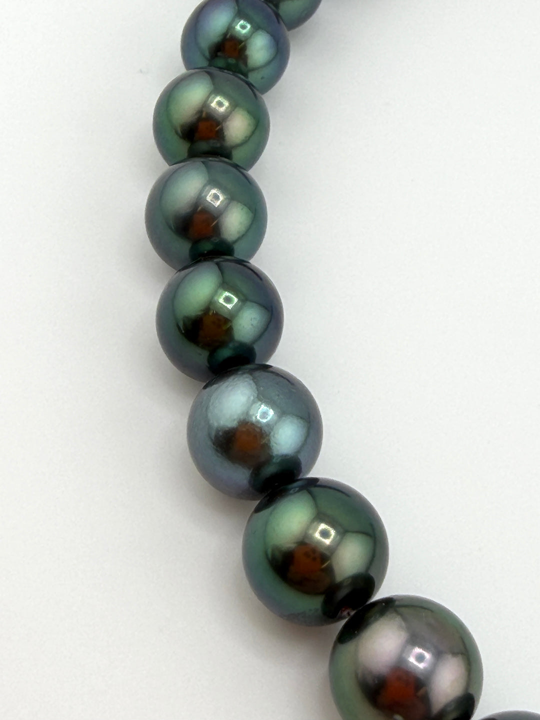Tahitian ("Black Pearl") Necklace in Peacock Green