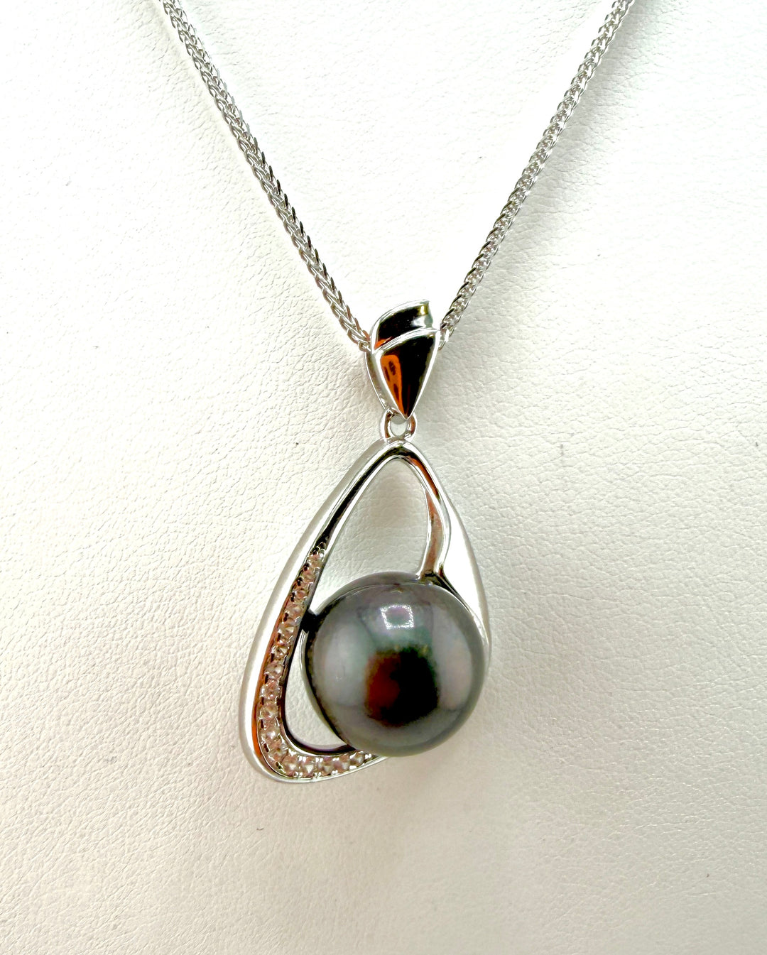 Tahitian ("Black Pearl") Pearl Pendant Necklace 12mm