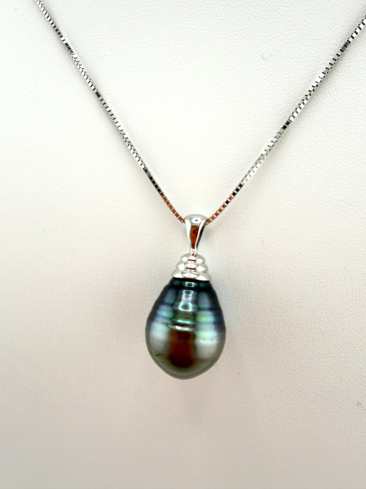 Drop Shaped Tahitian ("black pearl") Pearl Pendant Necklace on 14k Gold