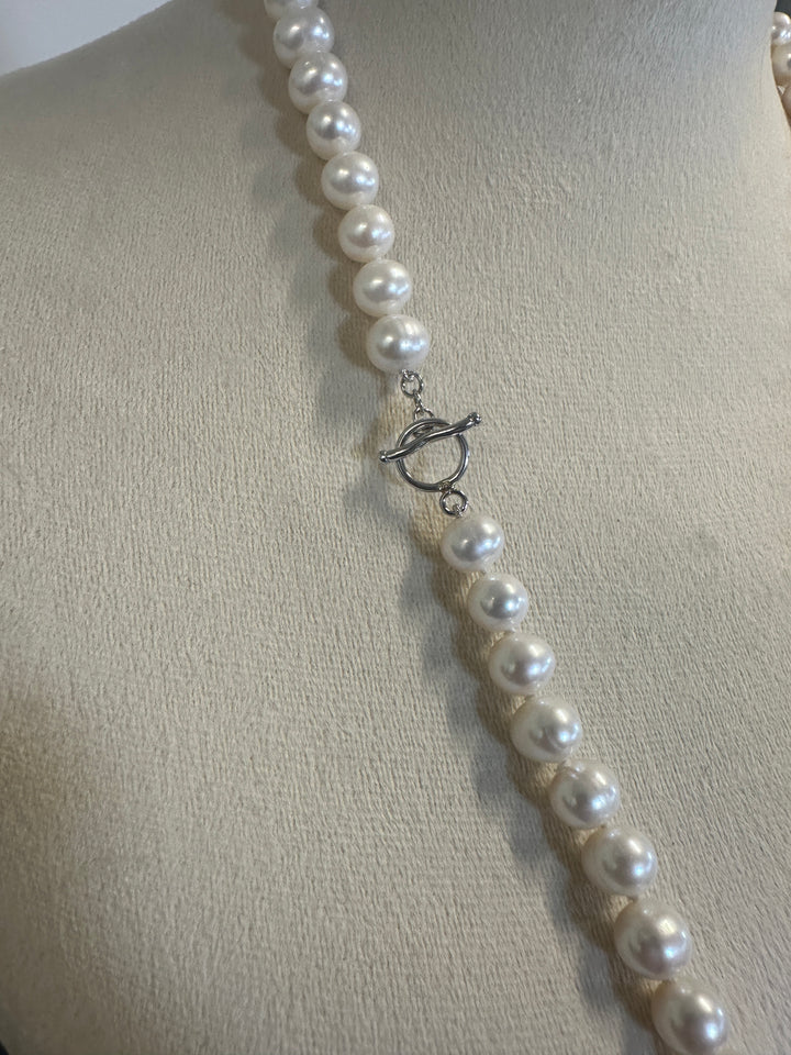 Long freshwater pearl necklace