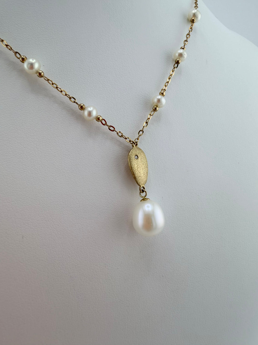 14k Diamond Freshwater Pearl Necklace