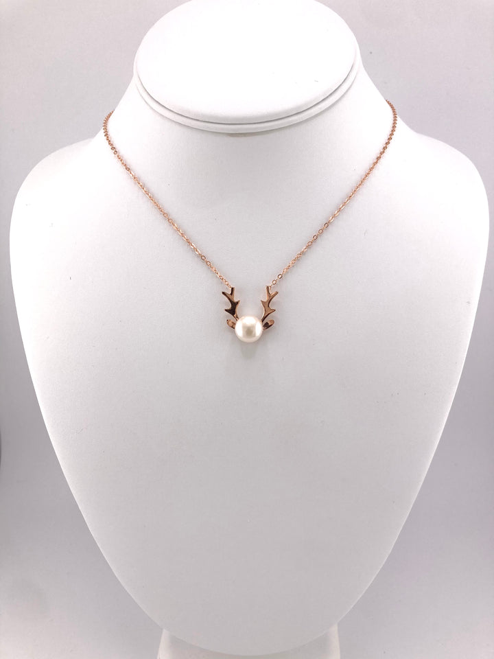 Deer Freshwater Pearl Neckalce