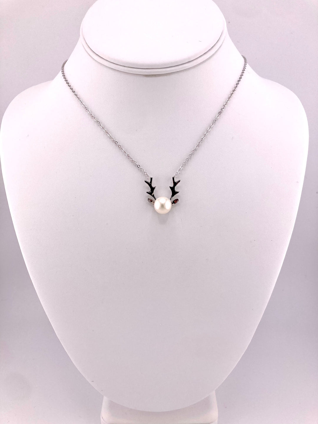 Deer Freshwater Pearl Neckalce