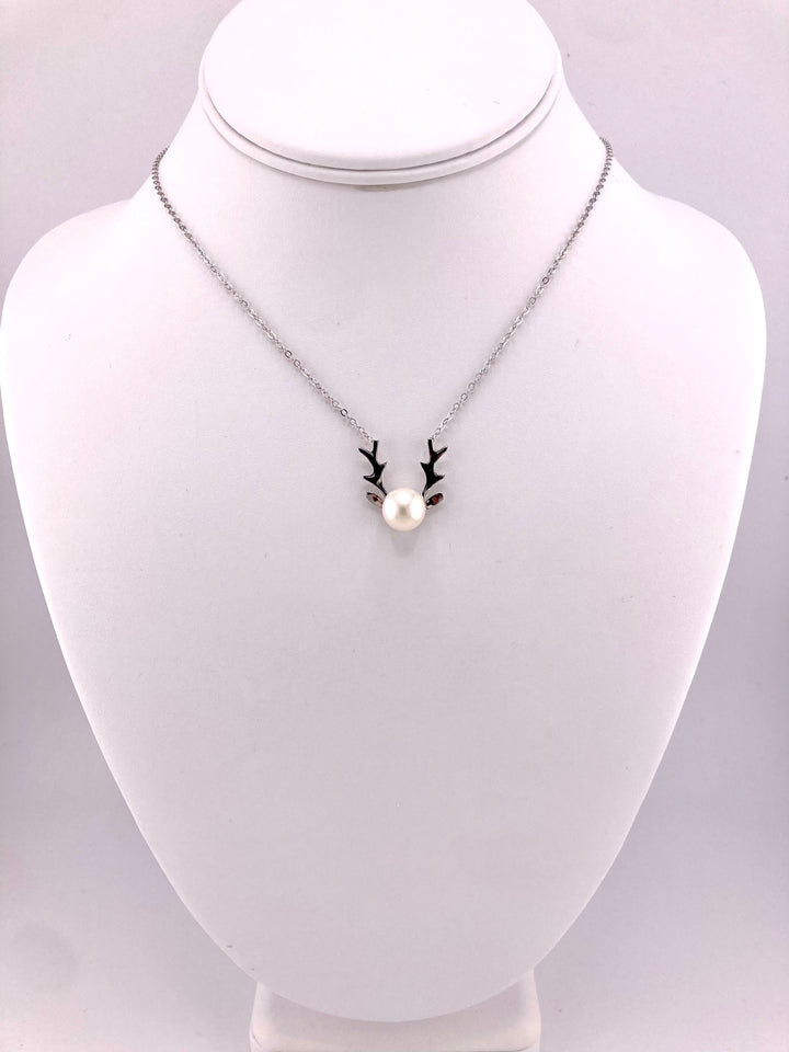 Deer Freshwater Pearl Neckalce