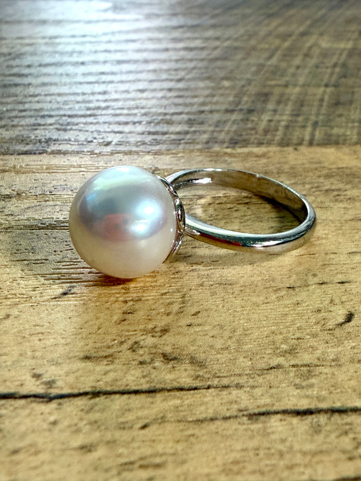 Single Freshwater Pearl Solitaire Ring