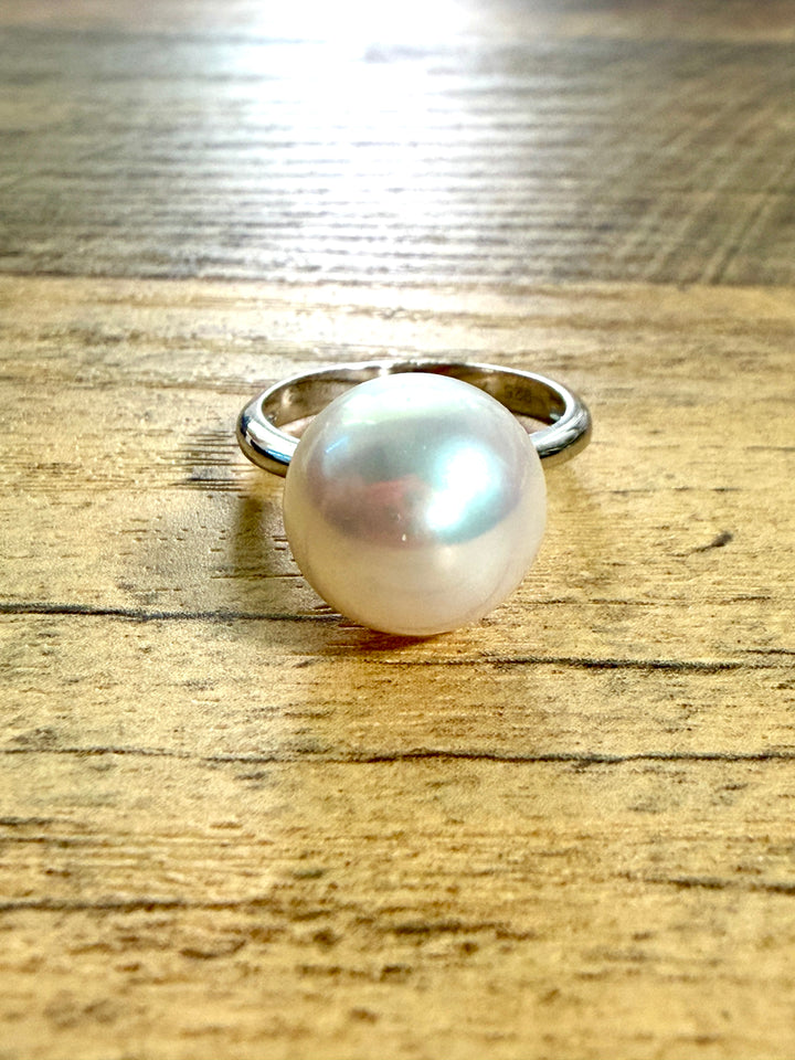 Single Freshwater Pearl Solitaire Ring