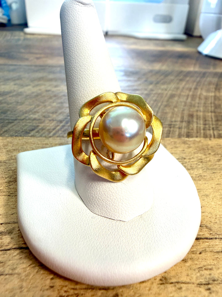 Matte Yellow Gold Floral Edison Pearl Cocktail Ring