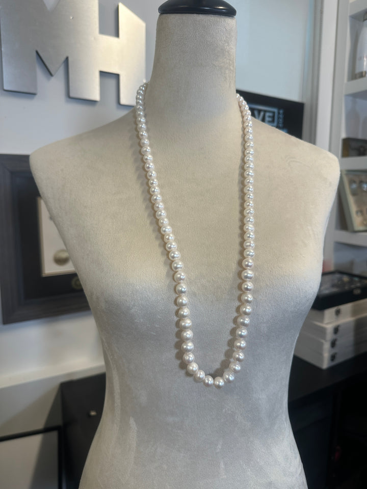 Long freshwater pearl necklace