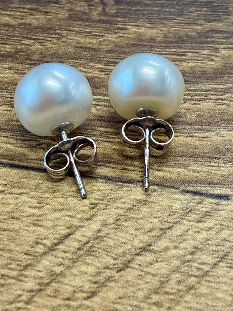 Freshwater Pearl Stud Earrings