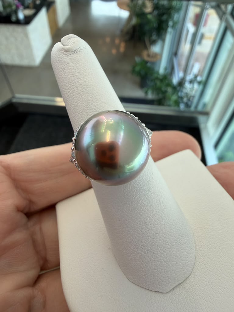 Tahitian Black Pearl Platinum Ring with Diamonds