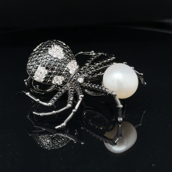 Freshwater Pearl Spider Necklace