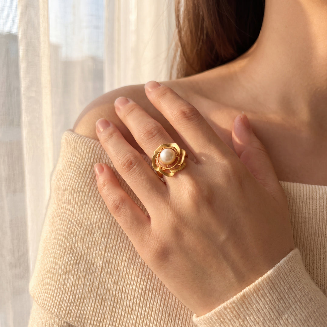 Matte Yellow Gold Floral Edison Pearl Cocktail Ring