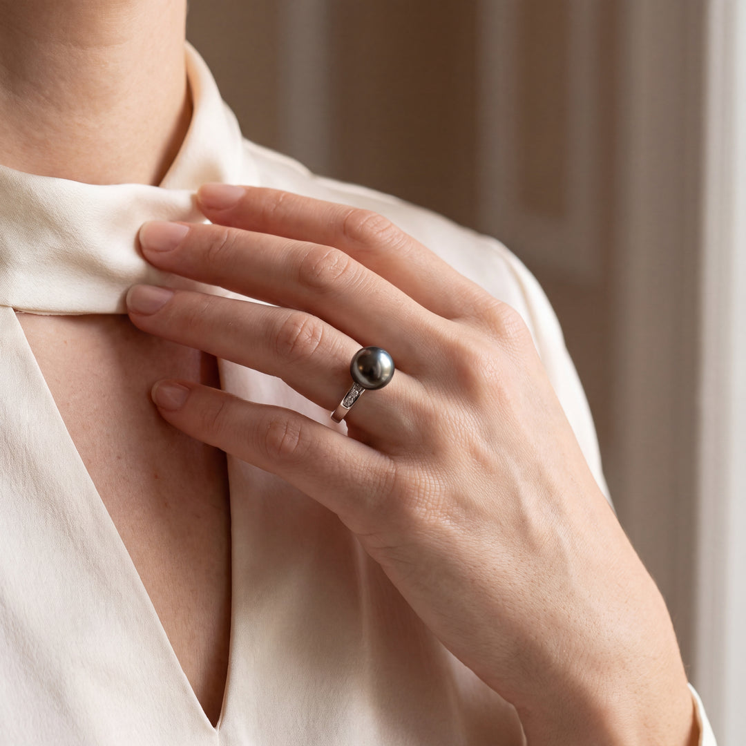 Tahitian Black Pearl Solitaire Ring in 14k White Gold with Diamonds