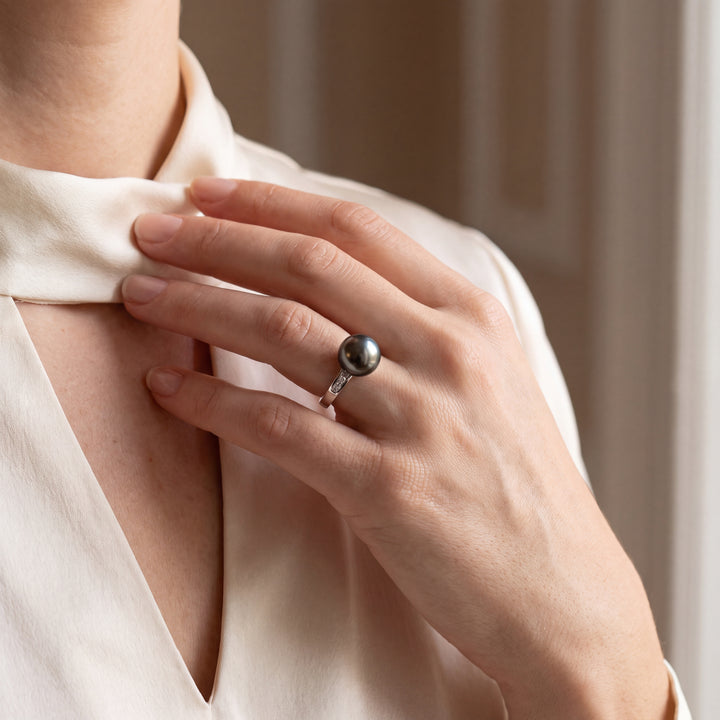 Tahitian Black Pearl Solitaire Ring in 14k White Gold with Diamonds