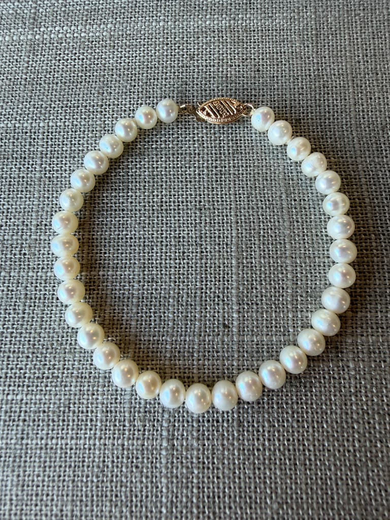 7" Freshwater Pearl Bracelet with 14k Yellow Gold Clasp