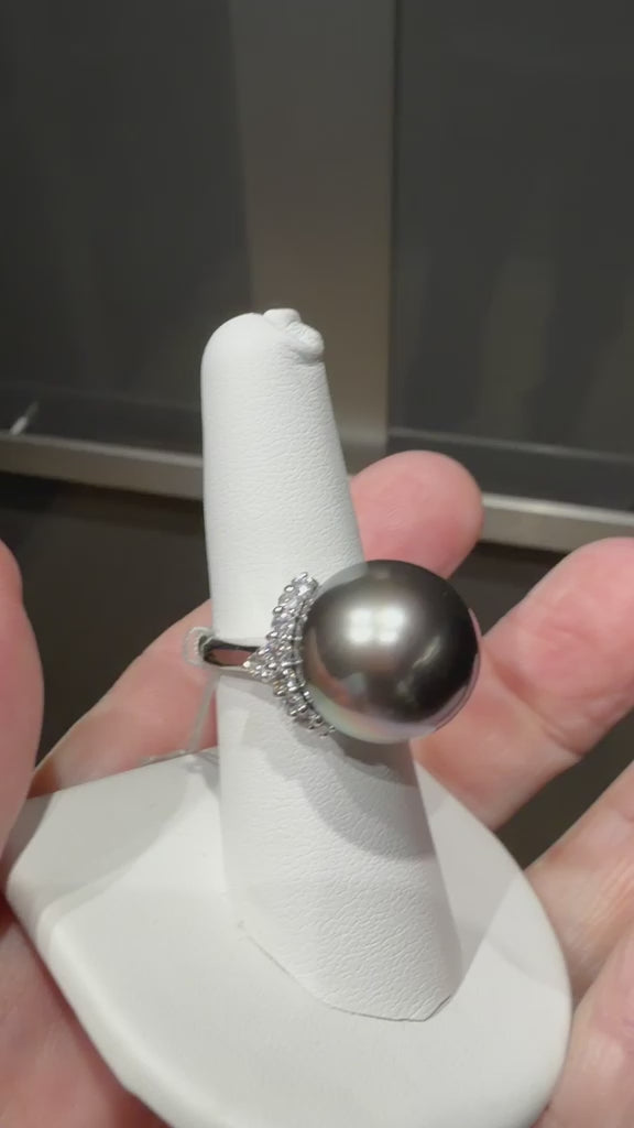 Tahitian Black Pearl Platinum Ring with Diamonds